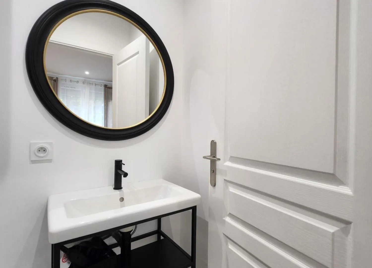 Appart Hotel Panambi Larue 0*,  France